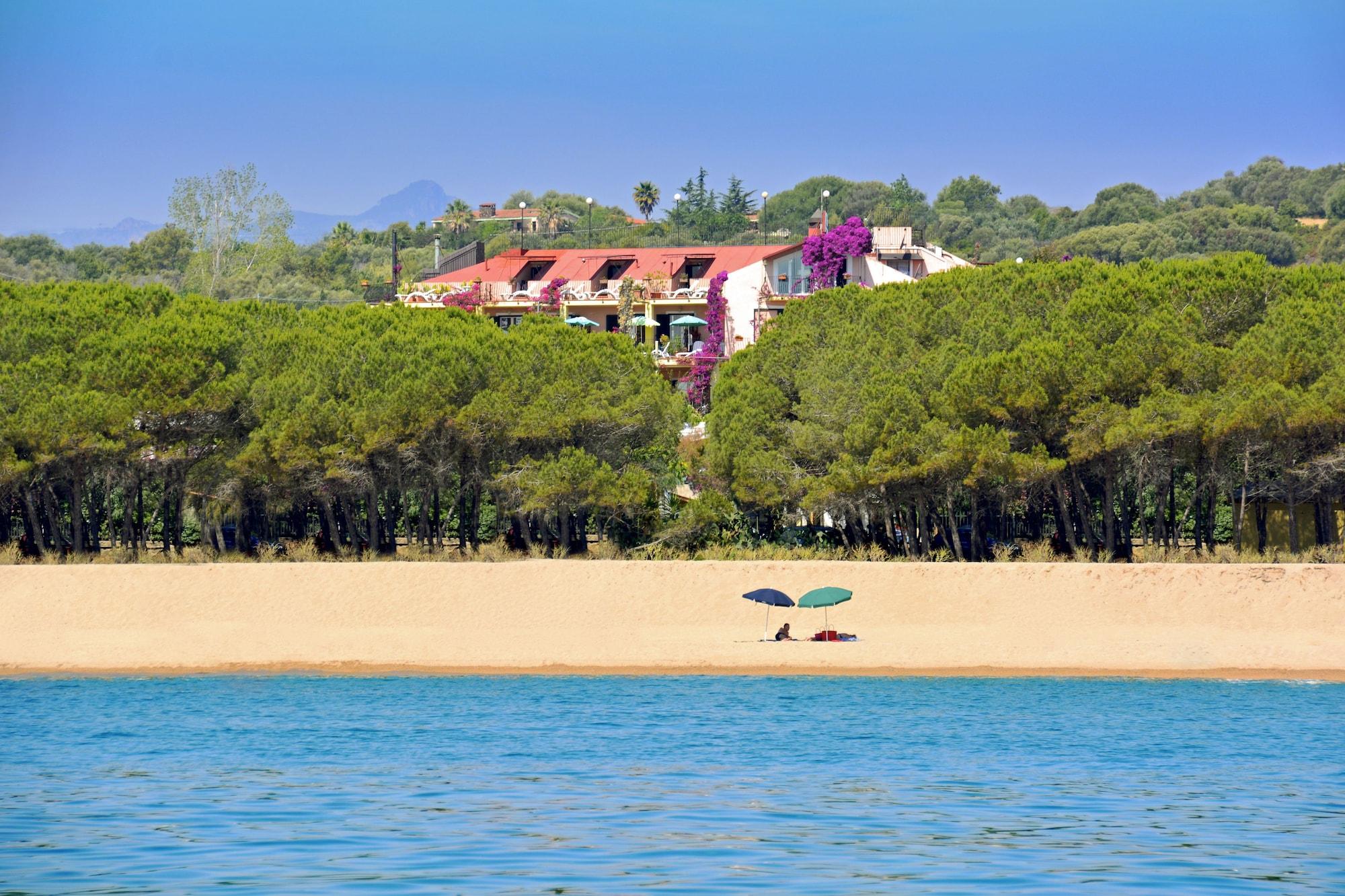 Hotel Domus De Janas Sul Mare Bari Sardo Esterno foto