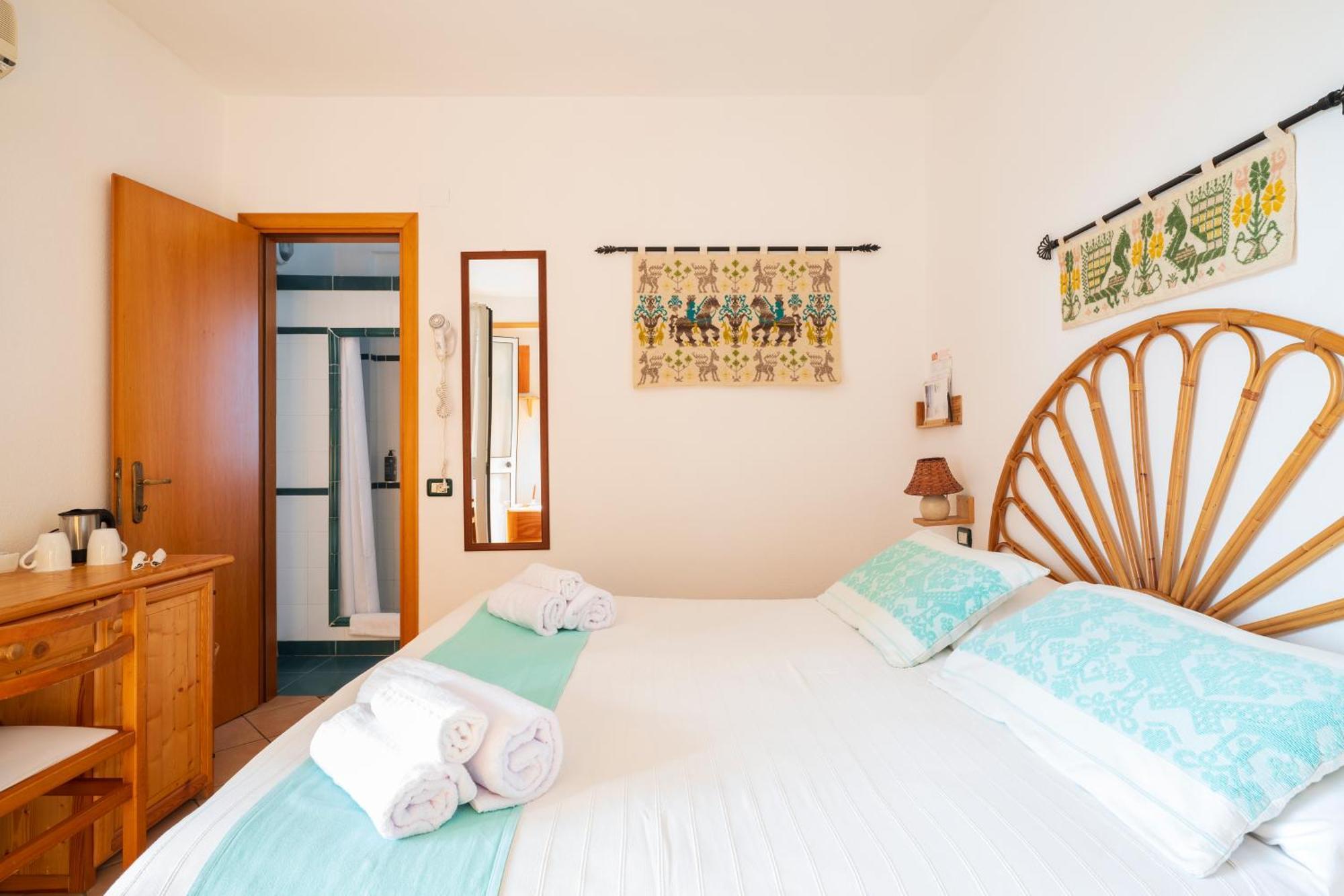 Hotel Domus De Janas Sul Mare Bari Sardo Esterno foto