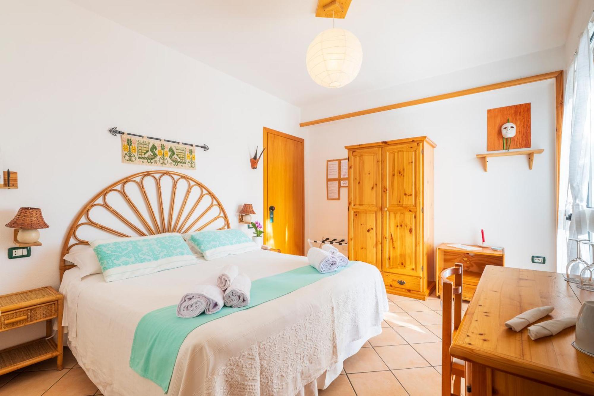 Hotel Domus De Janas Sul Mare Bari Sardo Esterno foto
