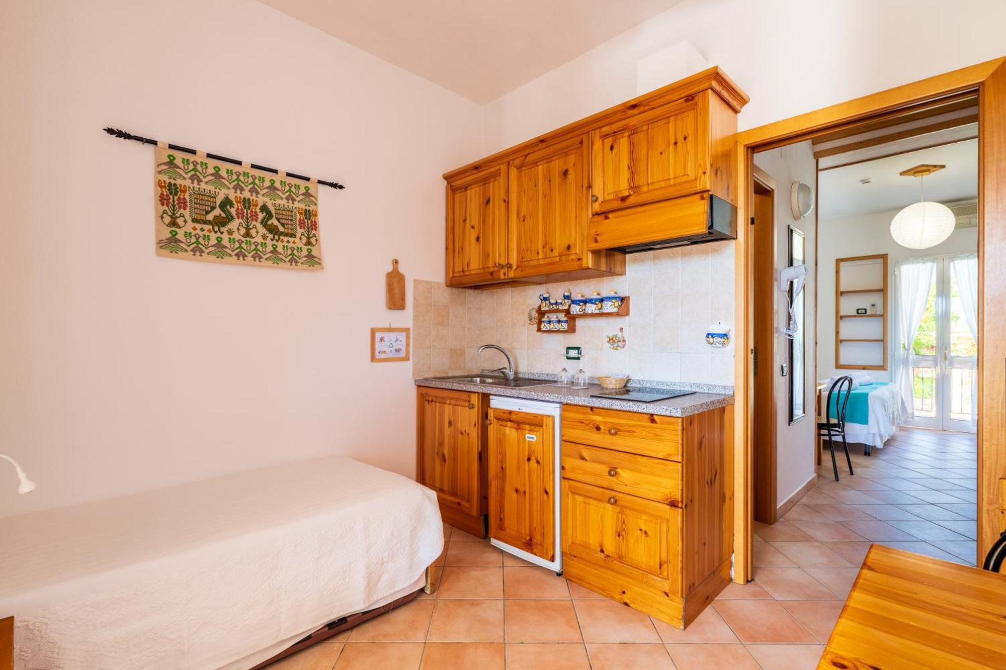 Hotel Domus De Janas Sul Mare Bari Sardo Esterno foto