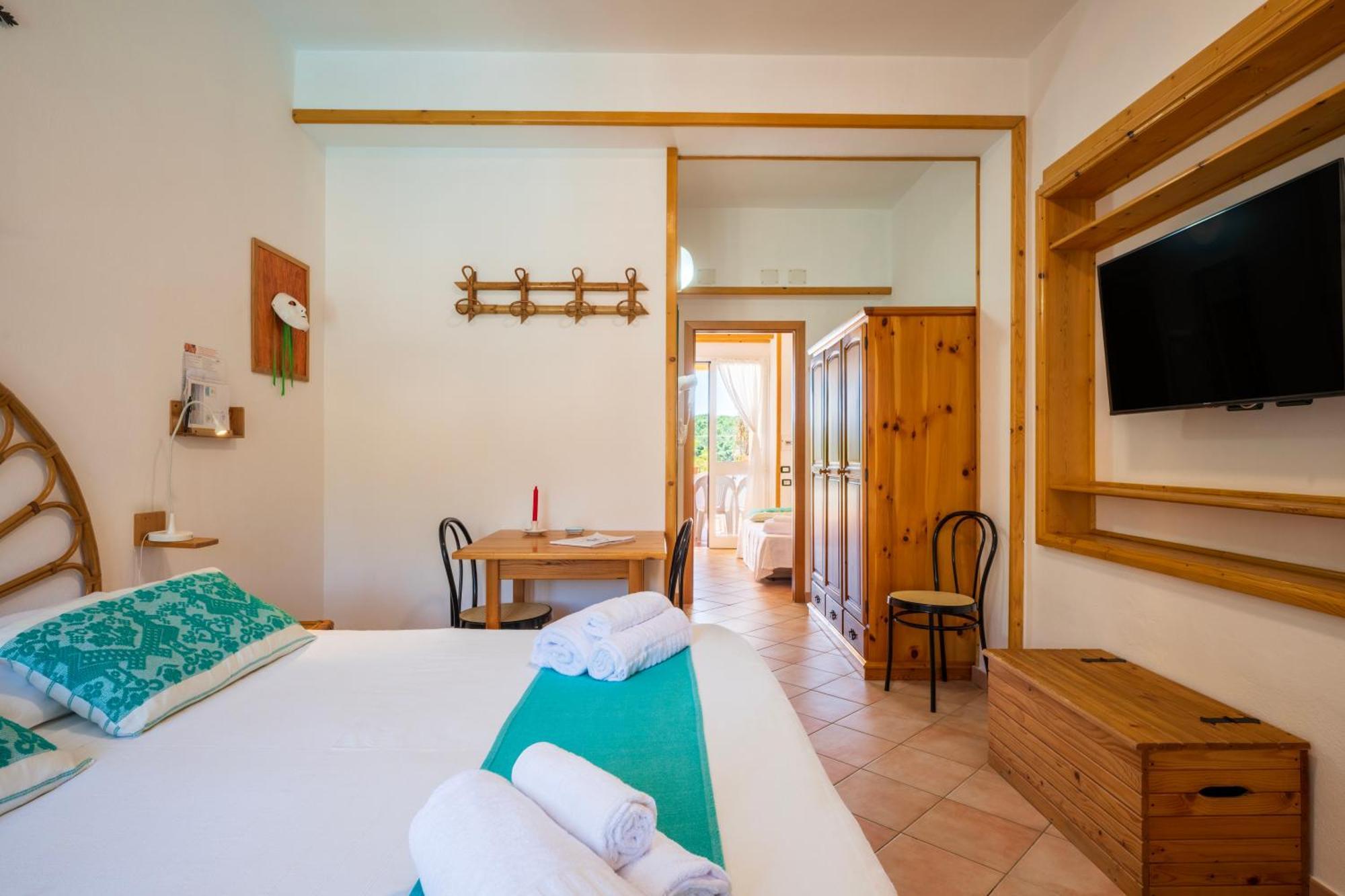 Hotel Domus De Janas Sul Mare Bari Sardo Esterno foto