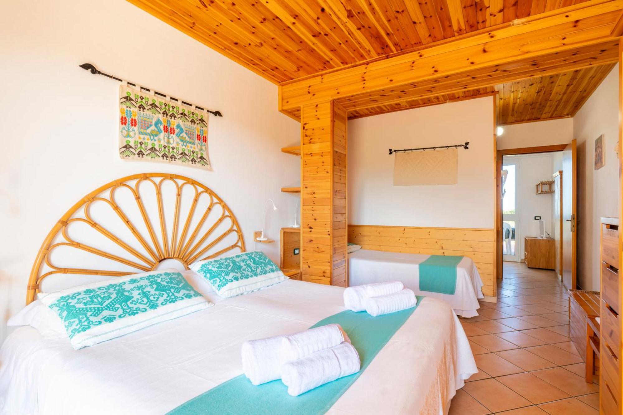 Hotel Domus De Janas Sul Mare Bari Sardo Esterno foto