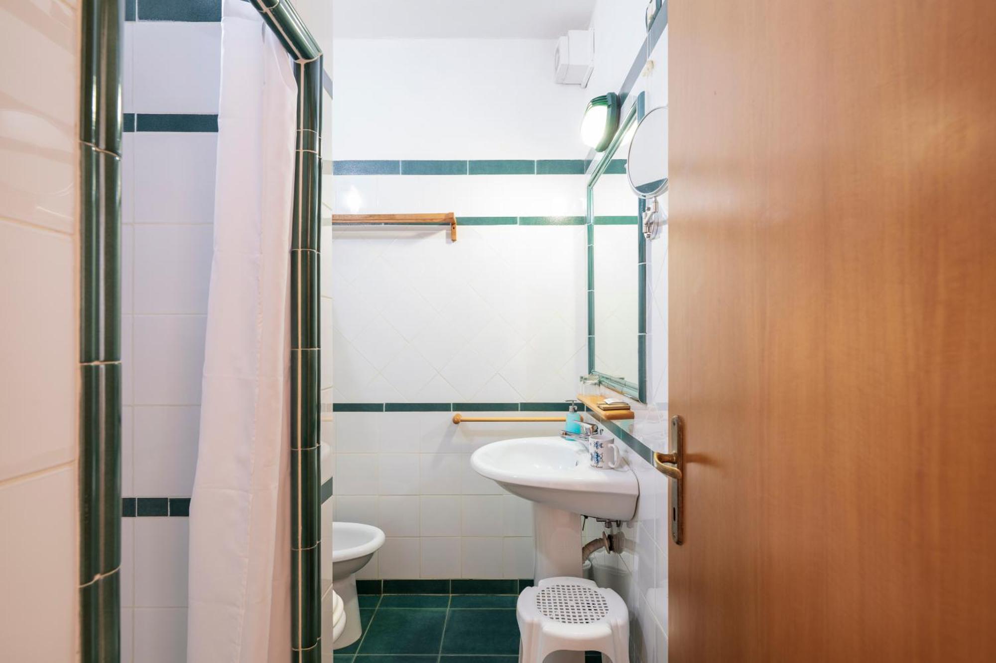 Hotel Domus De Janas Sul Mare Bari Sardo Esterno foto