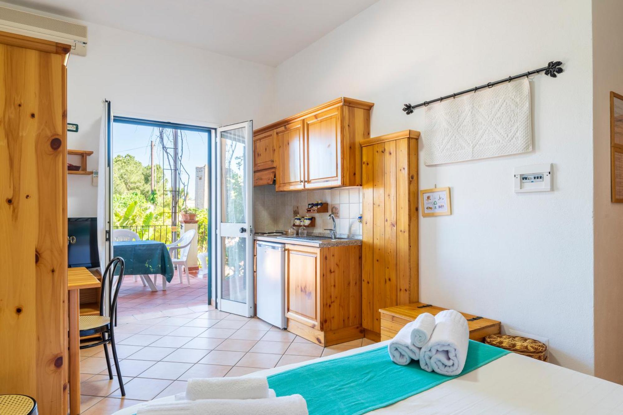 Hotel Domus De Janas Sul Mare Bari Sardo Esterno foto