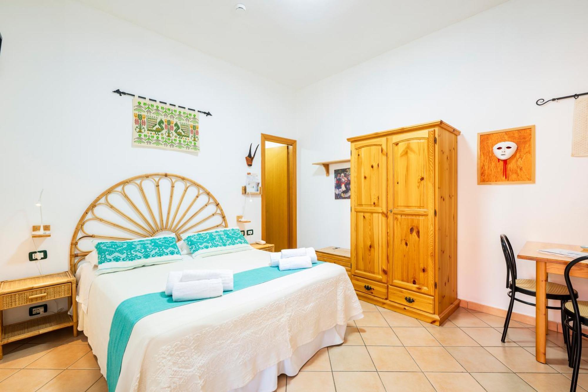Hotel Domus De Janas Sul Mare Bari Sardo Esterno foto