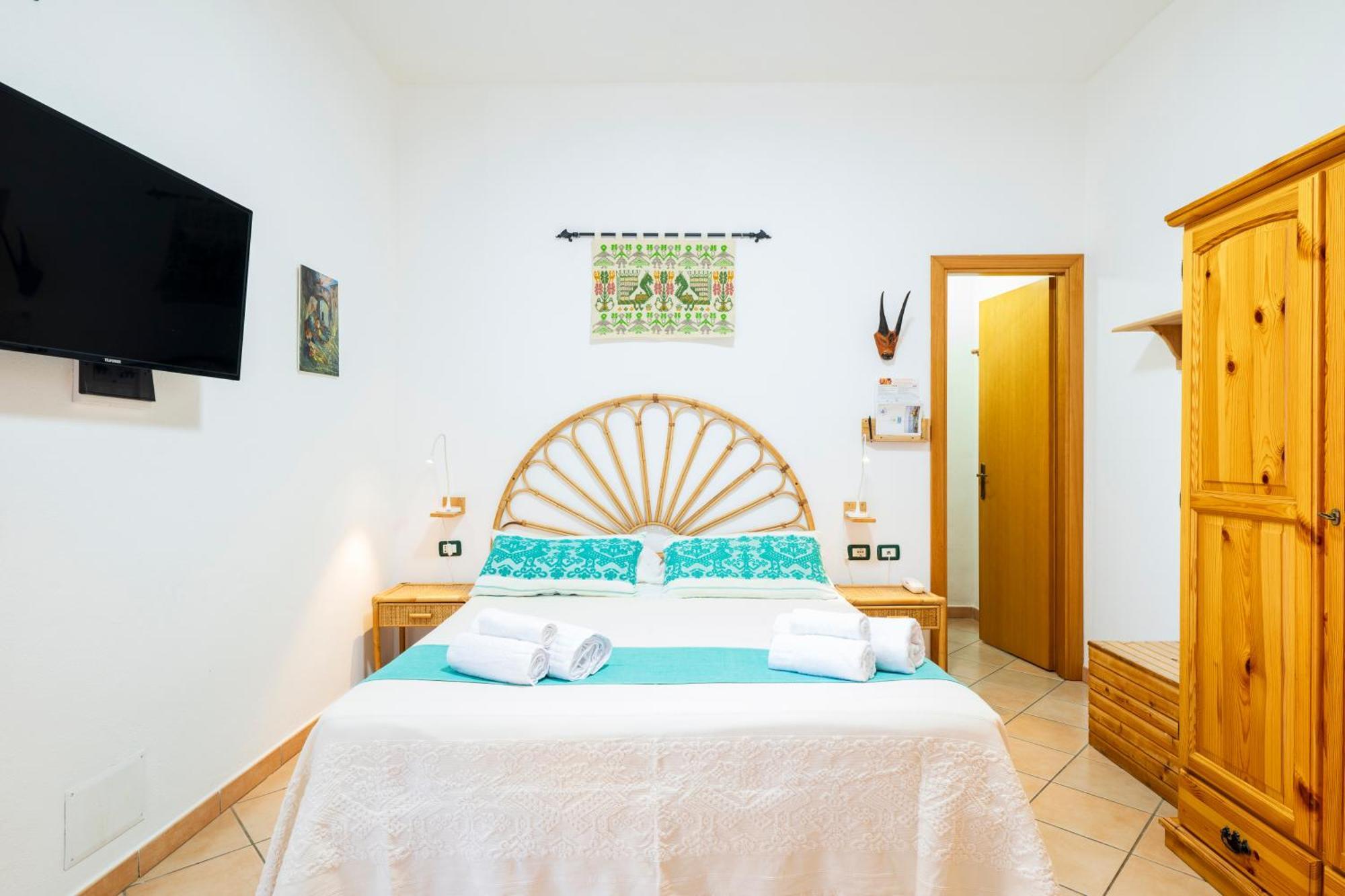 Hotel Domus De Janas Sul Mare Bari Sardo Esterno foto