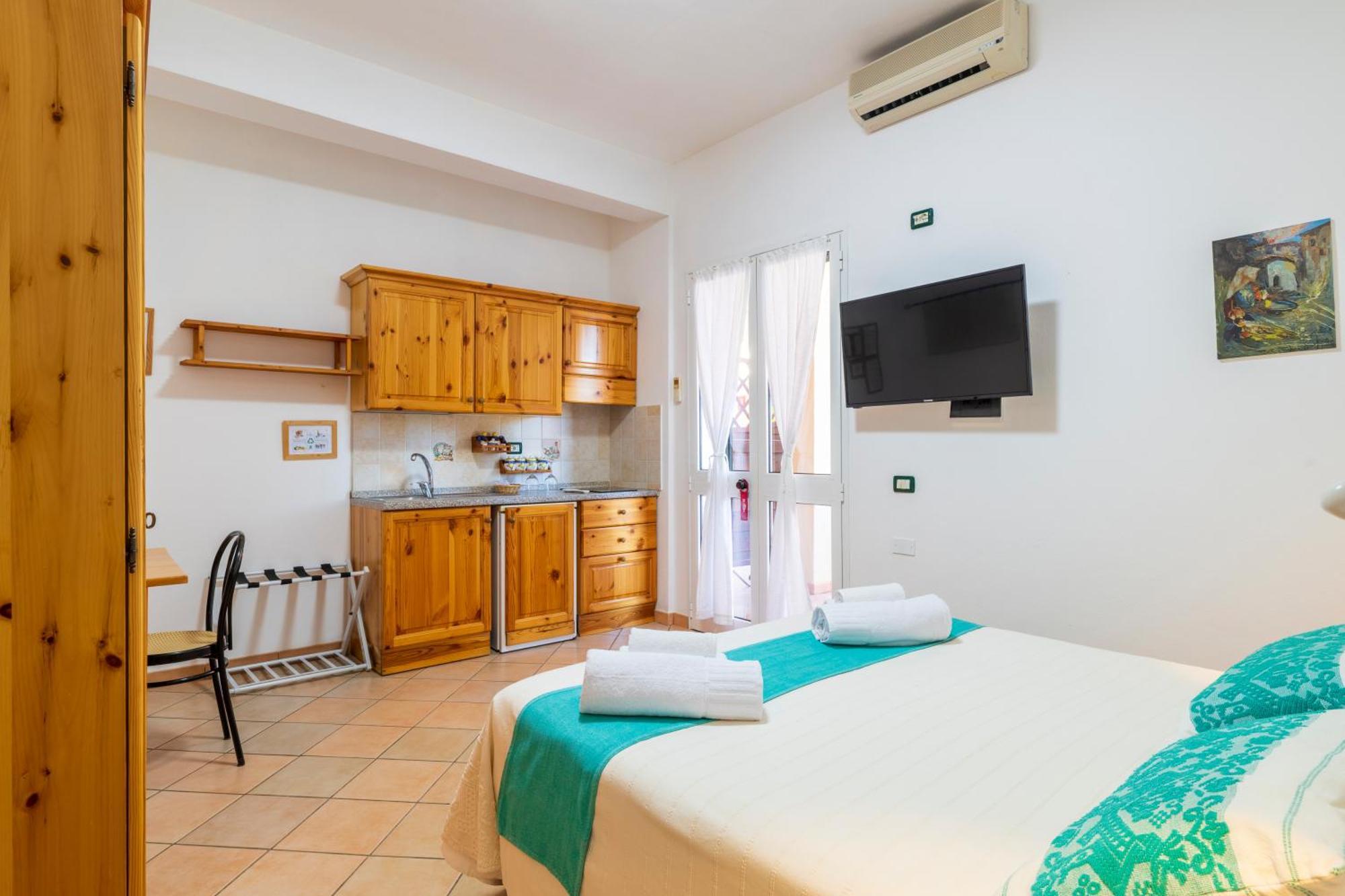 Hotel Domus De Janas Sul Mare Bari Sardo Esterno foto
