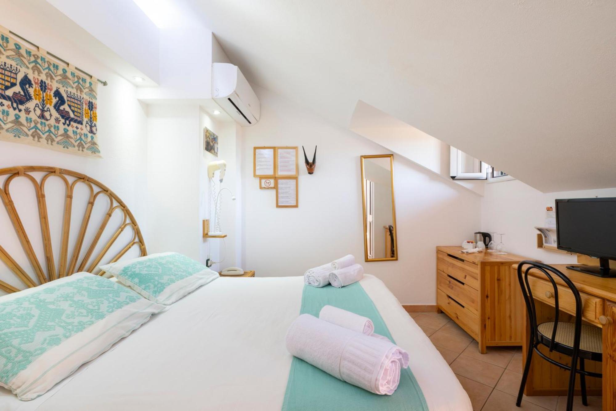 Hotel Domus De Janas Sul Mare Bari Sardo Esterno foto