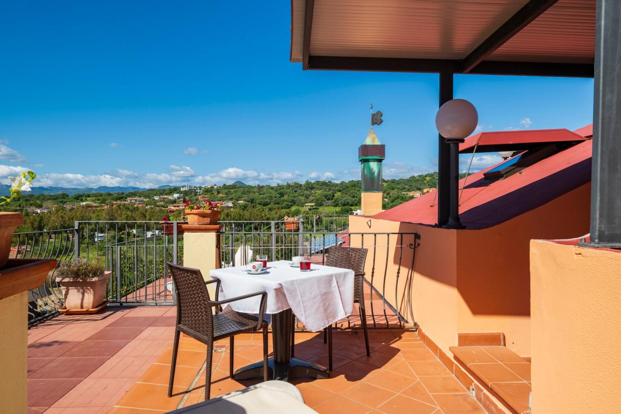 Hotel Domus De Janas Sul Mare Bari Sardo Esterno foto